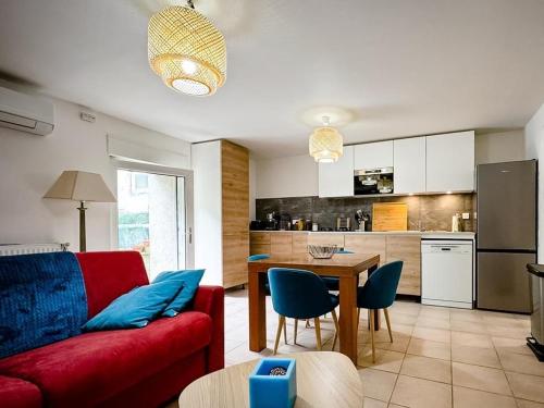 Dream Holiday 26 Charmant T2 4 Pers 38m2 Terrasse de 14m2 Clim Wifi Parking Sur Rn7 Au Calme Au Cœur de Livron Sur Drome a 5km L'autouroute Proximite A7 — hotel in Livron-Sur-Drome
