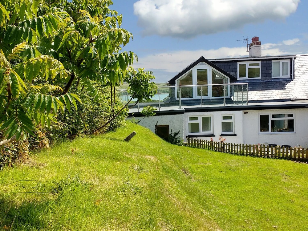 Waters Edge — 4-Star Luxury Hotel in Haverfordwest, United Kingdom