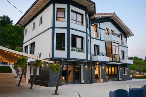 Hotel Neguetxea in Gernika-Lumo, Spain