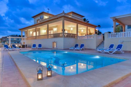 Villas Guzman Bellissima — 4-Star Luxury Hotel in Calp, Spain