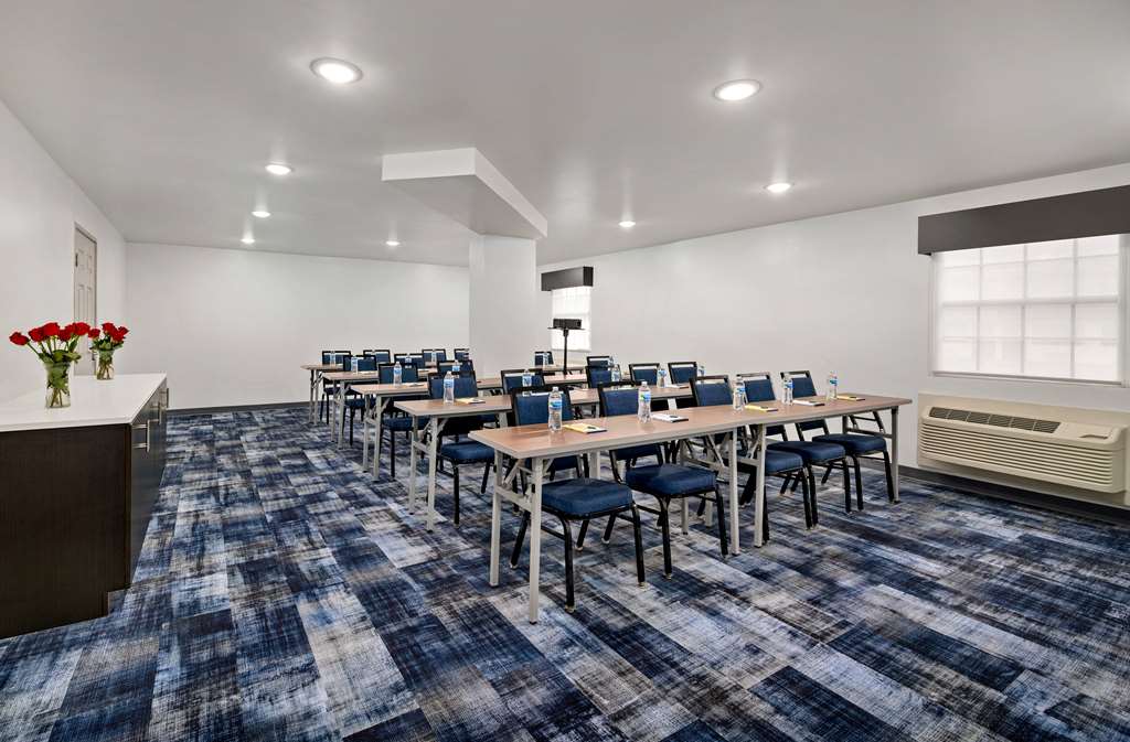 La Quinta Inn by Wyndham Columbus Airport Area - photo 29