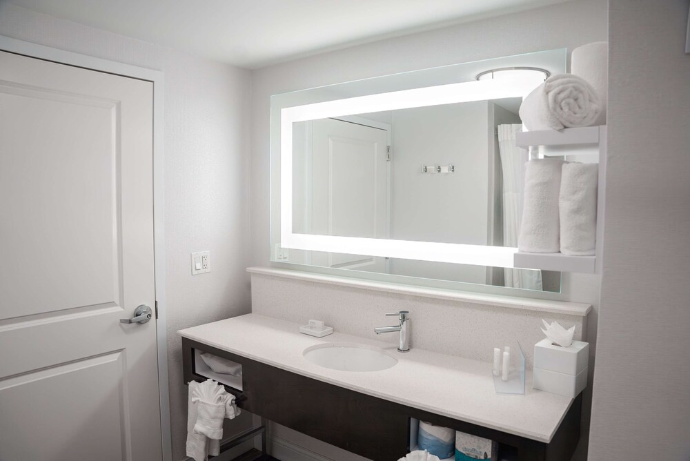 Hampton Inn & Suites Fairfield - photo 46