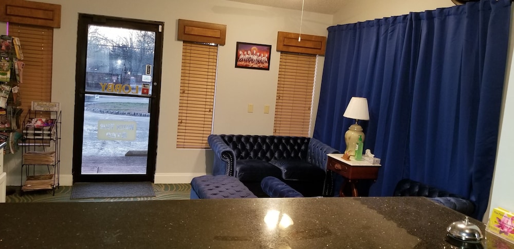 The Parkwood Inn & Suites - photo 4