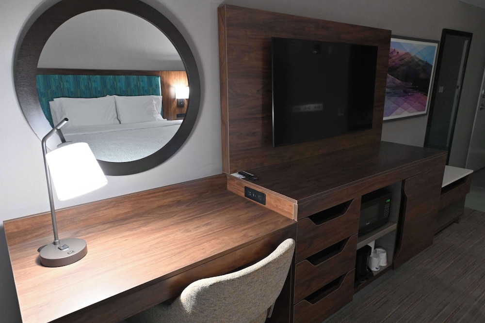 Hampton Inn Milpitas - photo 18