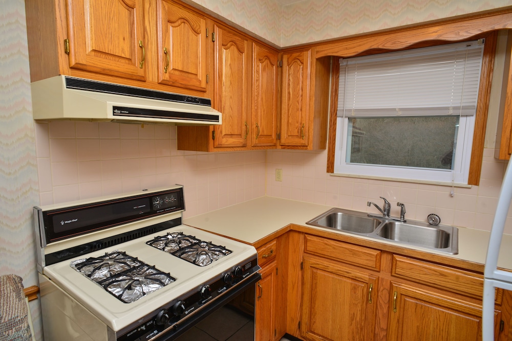Magnuson Hotel Extended Stay Canton Ohio - photo 9