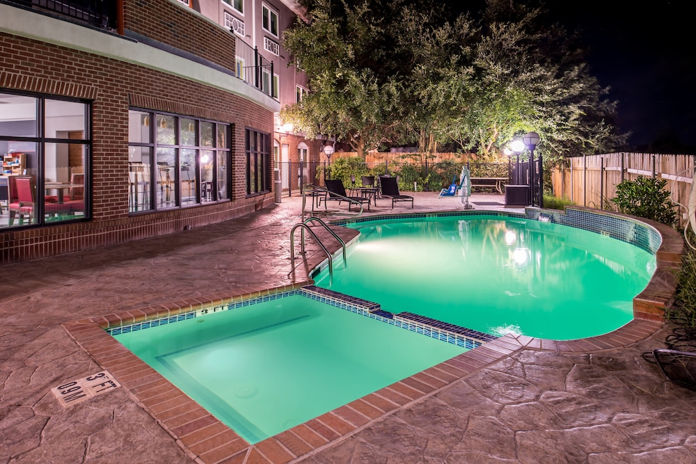 Holiday Inn Express Hotel & Suites Elgin by IHG - photo 24