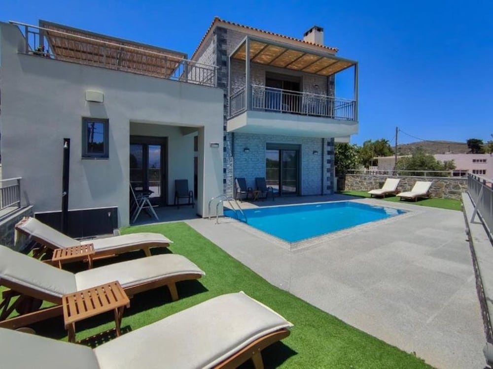 Armonia Villa in Kali Sykia — 4-Star Luxury Hotel in Agios Vasileios, Greece