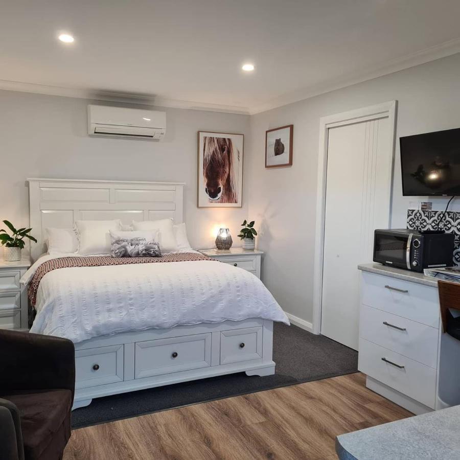 Kadi House Unit 2 — 4-Star Luxury Hotel in Wynyard, Australia