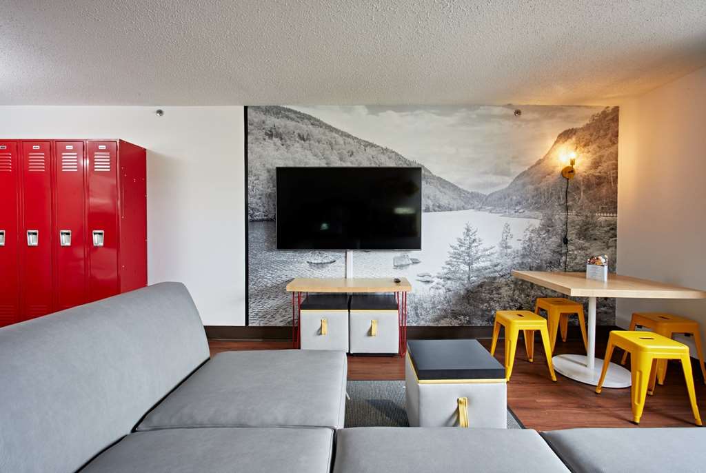 Super 8 by Wyndham Mahwah - photo 12