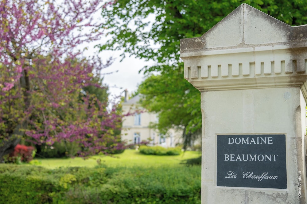 Domaine Beaumont Maisondhotes Vigneronne — Distre