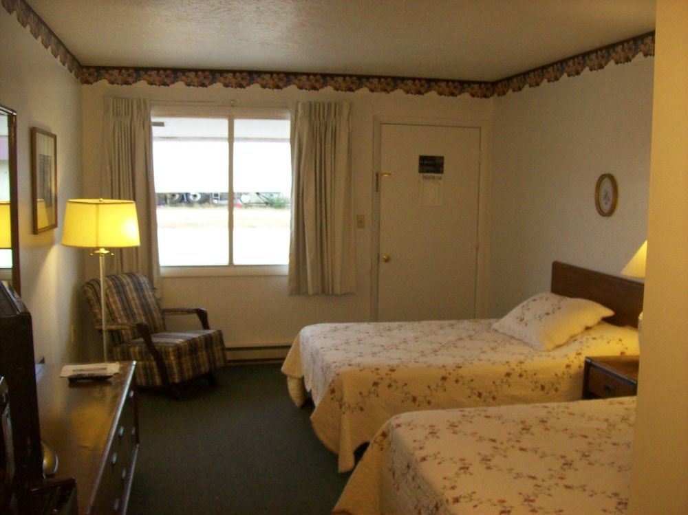 Ozark Plaza Motel & RV Park - photo 7