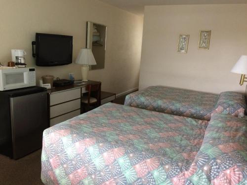 Crystal Sands Motel - photo 2