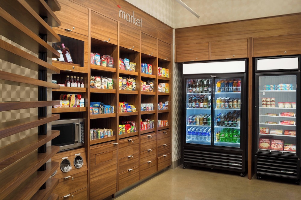 Courtyard by Marriott Santa Monica - photo 39