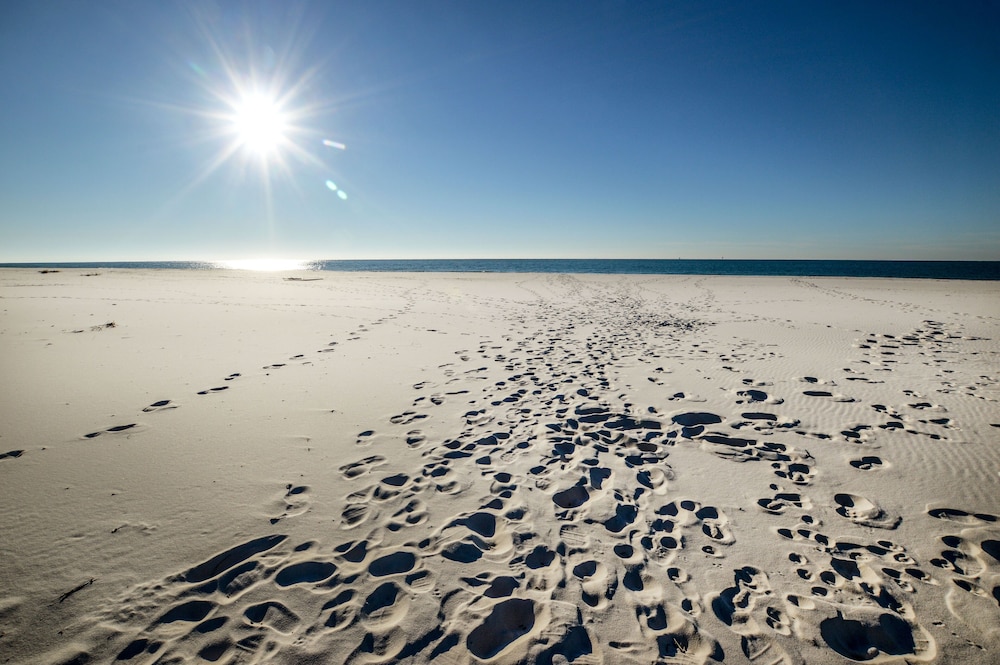 Summer Palace A 2 Bedroom Duplex by RedAwning — 4-Star Luxury Hotel in Gulf Shores, United States