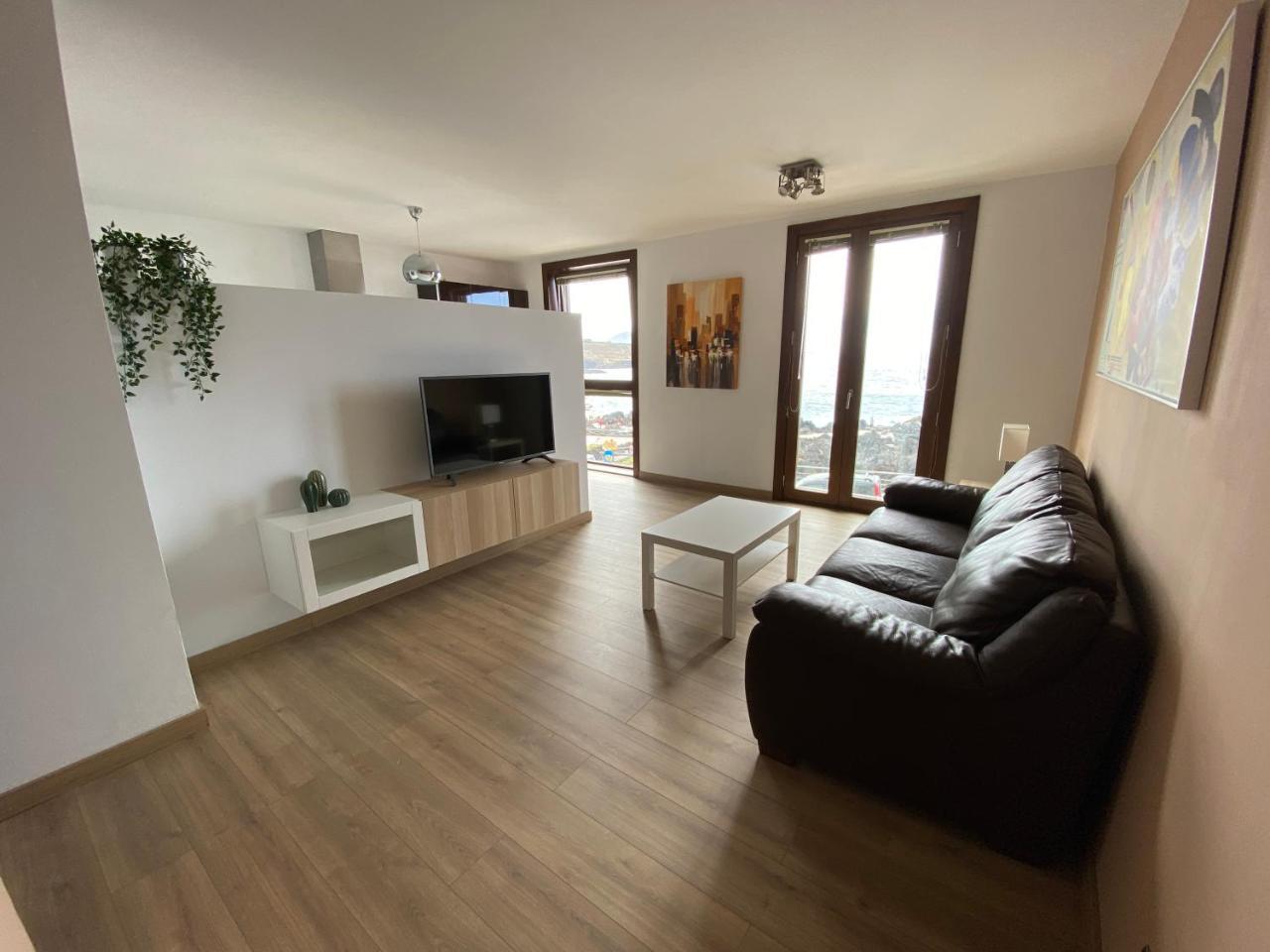Modern sea front apartment in Garachico 2 — 4-Star Luxury Hotel in Garachico, Spain