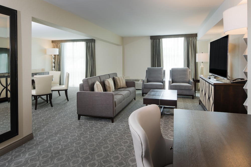 Crowne Plaza Chicago SW Burr Ridge by IHG - photo 48