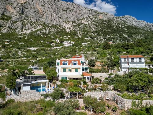 Grand View Apartments — 4-Star Luxury Hotel in Podgora, Croatia
