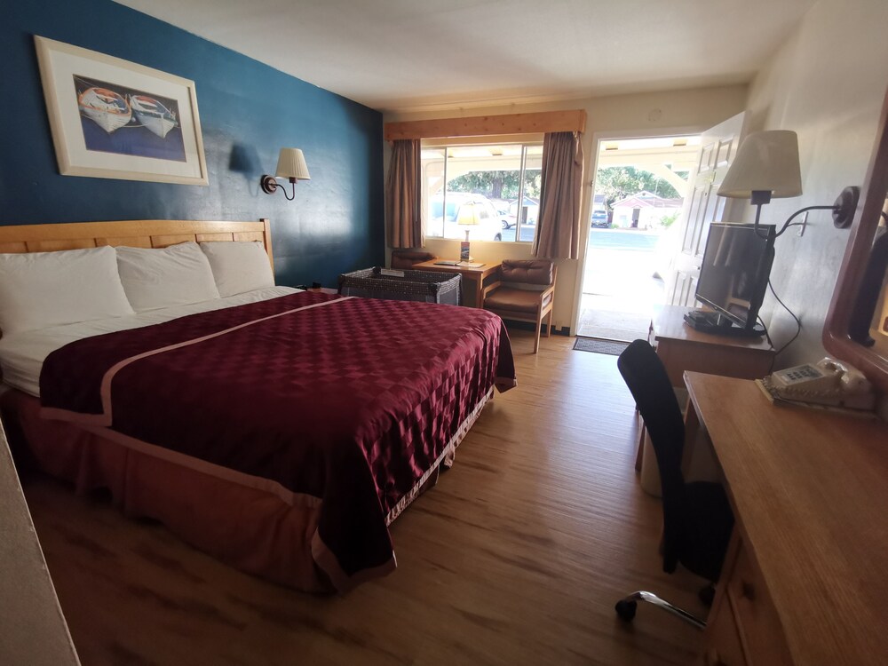 Skylark Shores Resort - photo 24