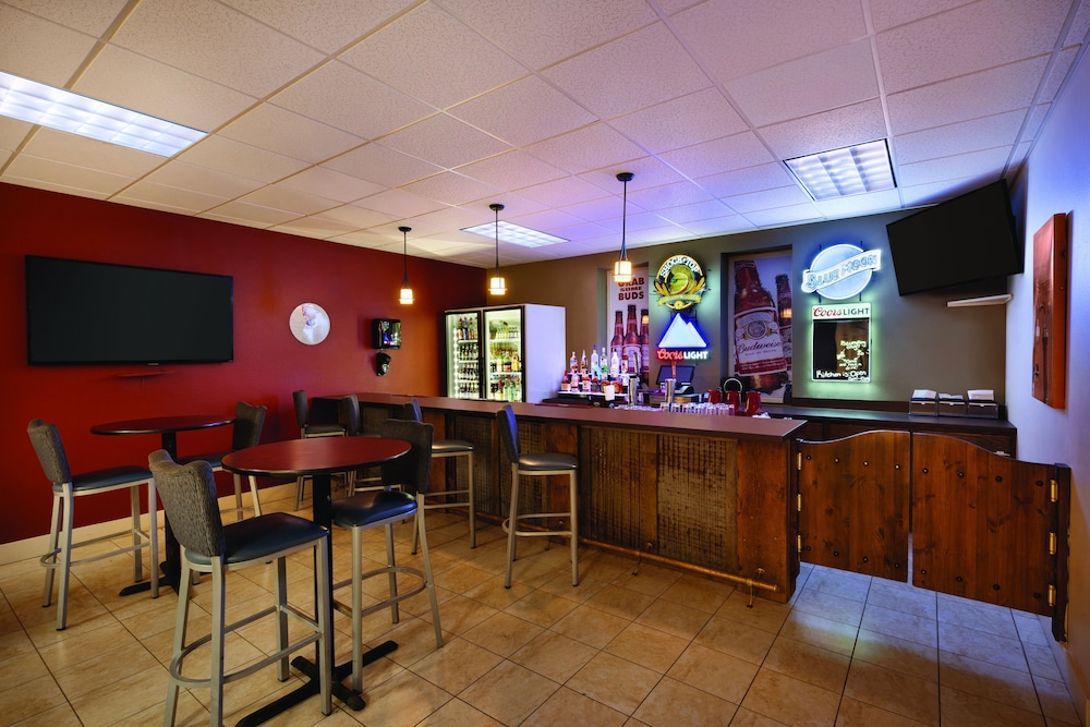 Bakken Airport Hotel and Suites XWA - photo 20