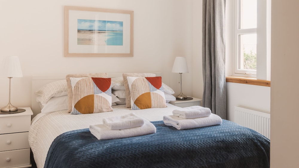 2 Bed Apartment Sleeps 4 Pet Friendly & Parking — 4-Star Luxury Hotel in Anstruther, United Kingdom