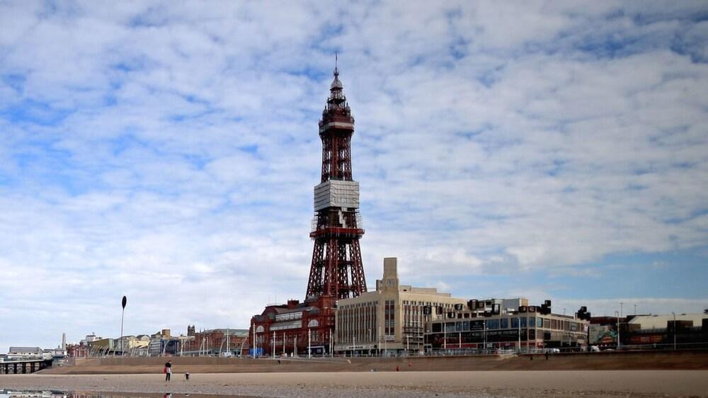 Charnley Lodge Hotel - last minute hotel in Blackpool