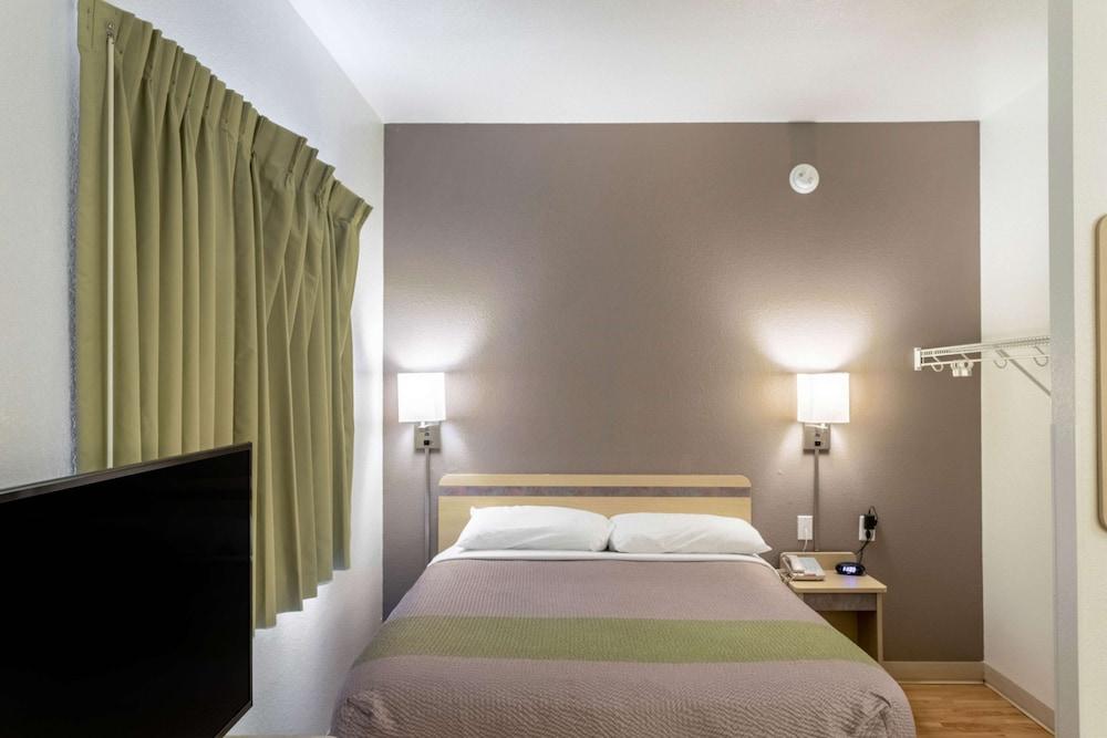 Quality Inn Fishers Indianapolis - photo 10