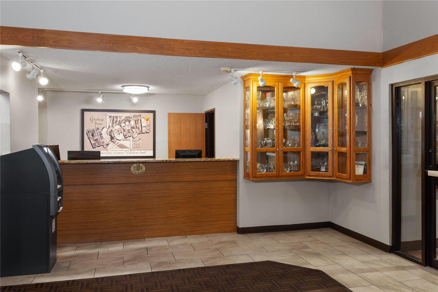 Super 8 by Wyndham Green Bay Near Stadium - photo 6
