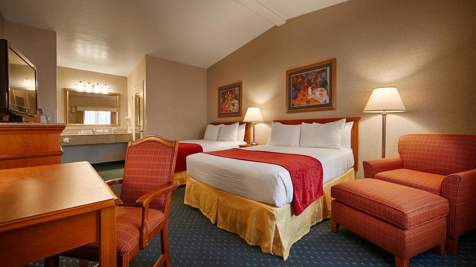 Lamplighter Inn & Suites at SDSU - photo 26