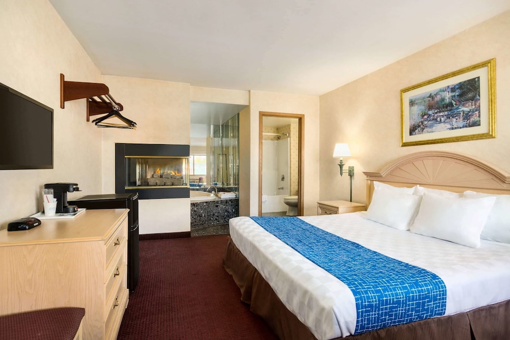 Travelodge by Wyndham Niagara Falls - photo 25