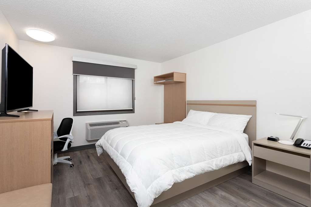 Travelodge by Wyndham Elkhart - photo 17