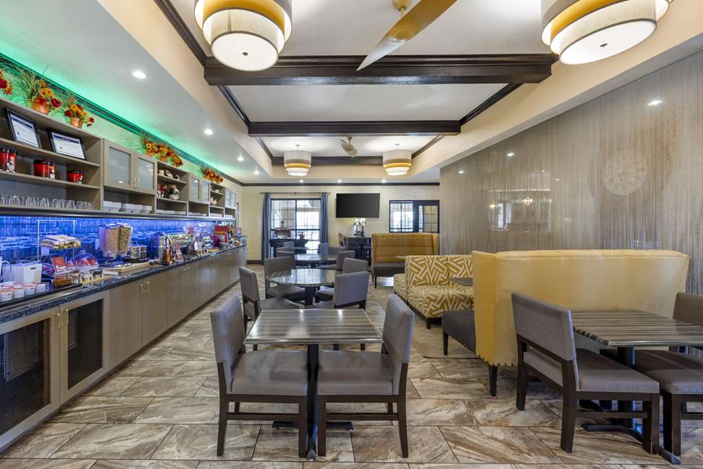 Best Western Plus Emerald Inn & Suites - photo 5