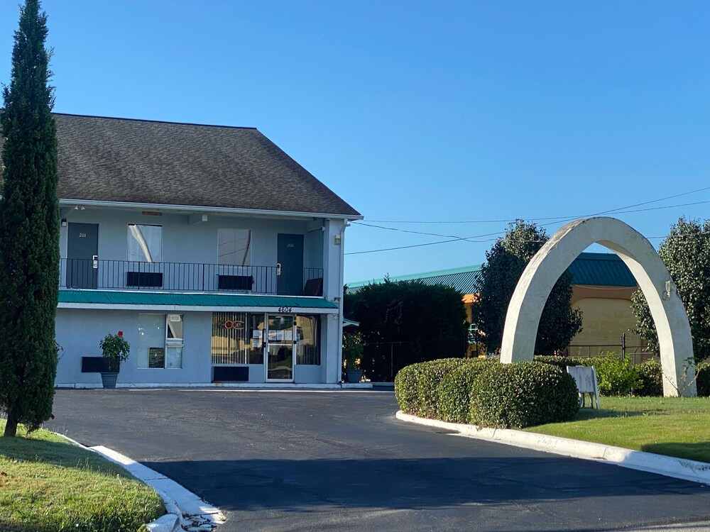 Discovery Inn Macon - photo 3