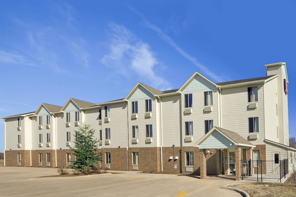 Baymont by Wyndham Jacksonville - featured photo