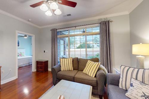 The Sandy Oyster — 4-Star Luxury Hotel in Myrtle Beach, United States