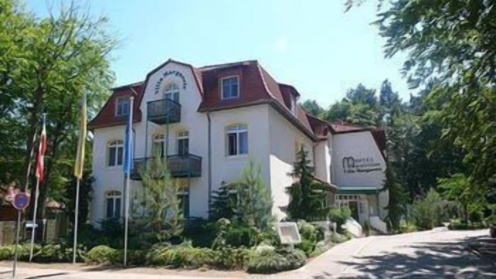 Ringhotel Villa Margarete — 4-Star Luxury Hotel in Waren, Germany
