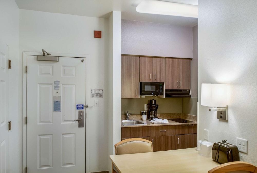 Quality Inn Fishers Indianapolis - photo 20