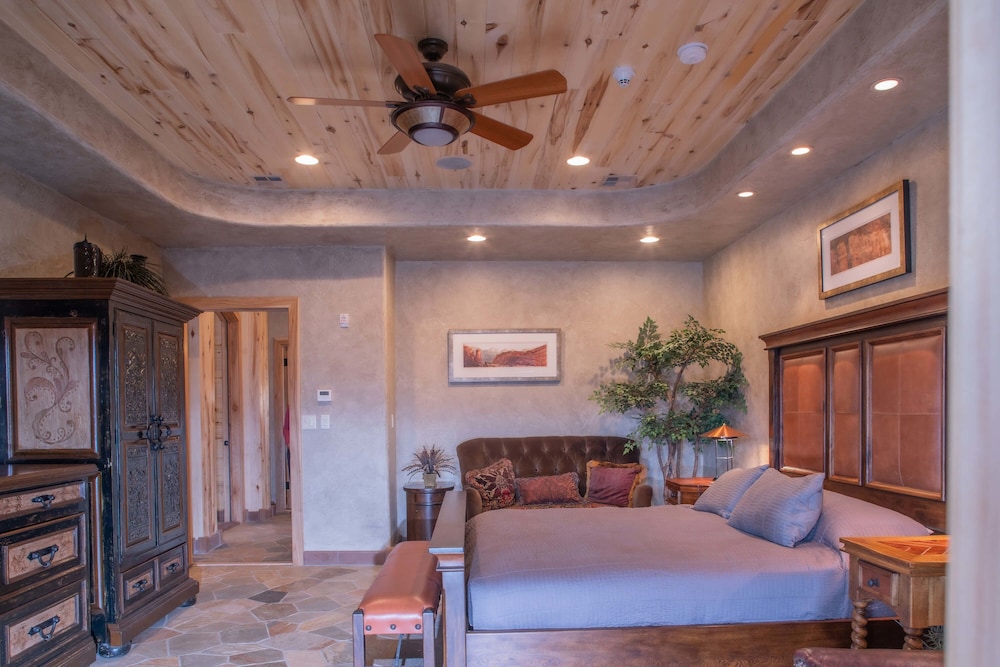 Cougar Ridge Resort LLC - photo 13