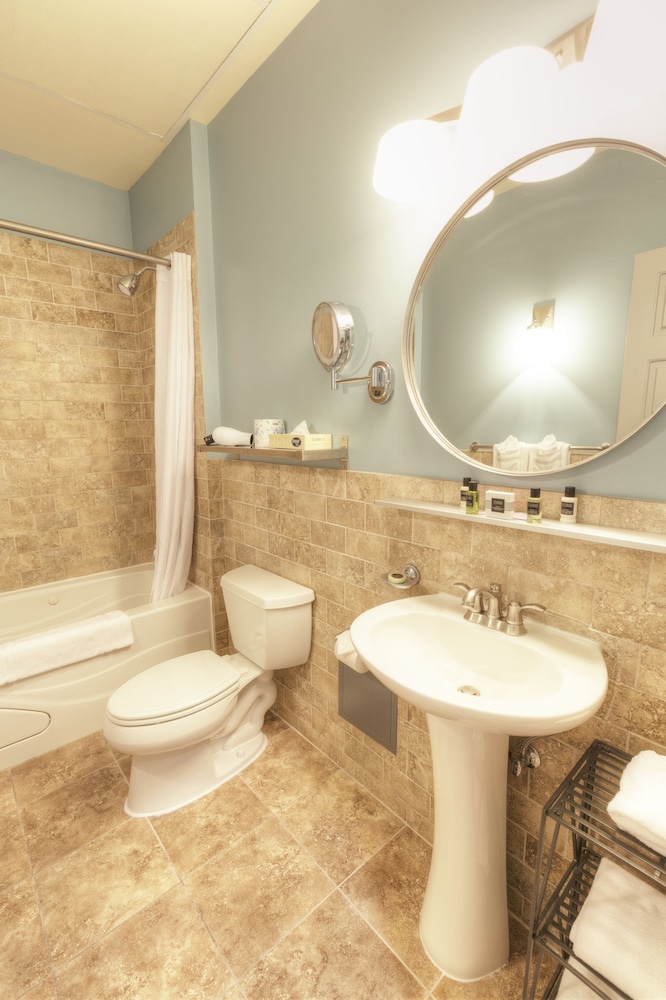 Montvale Hotel - photo 101