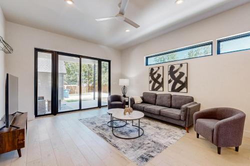 The Isabelle’s Unit B — Austin — photo 3