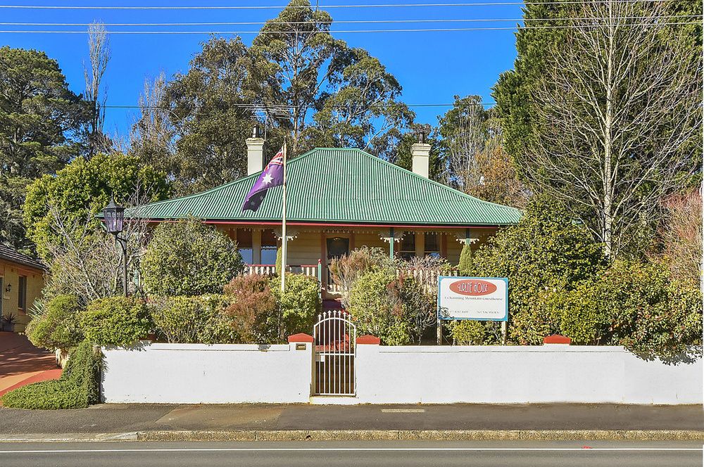 Chinoiserie Blue Mountains Boho Luxe — 4-Star Luxury Hotel in Katoomba, Australia