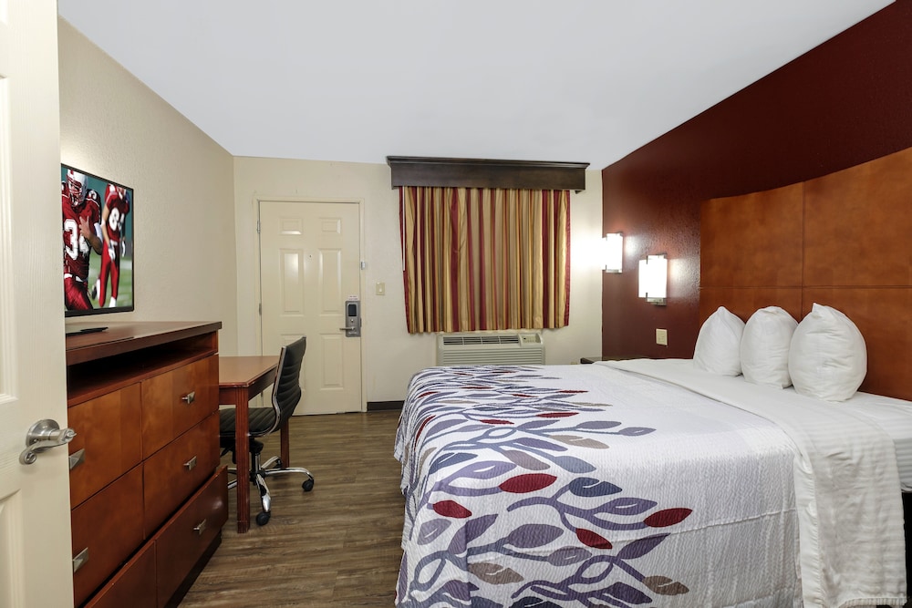 Red Roof Inn Columbus MS - photo 13