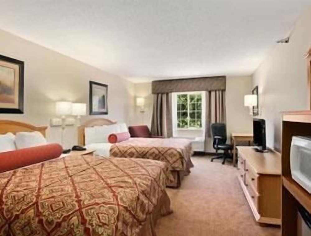 Savanna Inn & Suites - photo 7