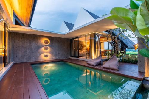 Villa Padi Breathtaking Design with Pool & Ricefield Views — 4-Star Luxury Hotel in Ubud, Indonesia