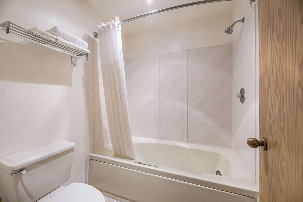 Quality Inn Near Fort Hunter Liggett - photo 21