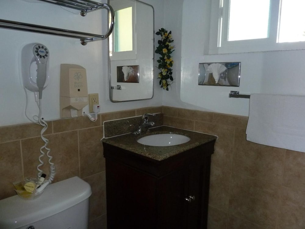 Sundown Inn - photo 29