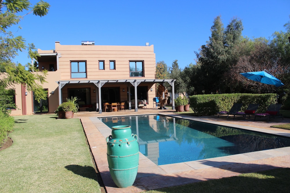 Heliconia Park - carbon neutral hotel in Marrakesh