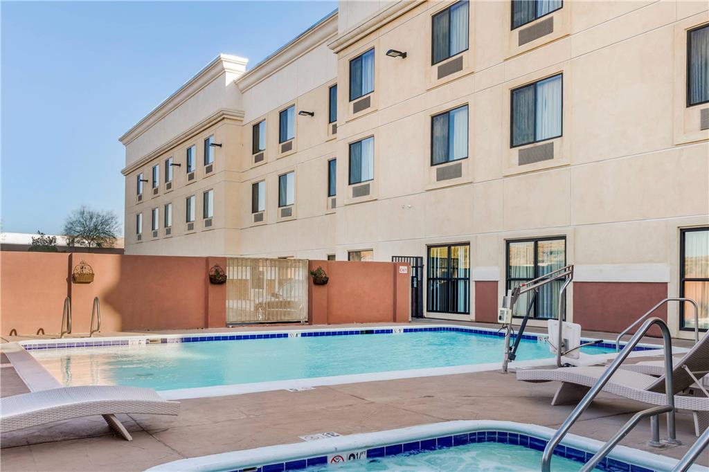Comfort Suites Barstow near I 15 - photo 31