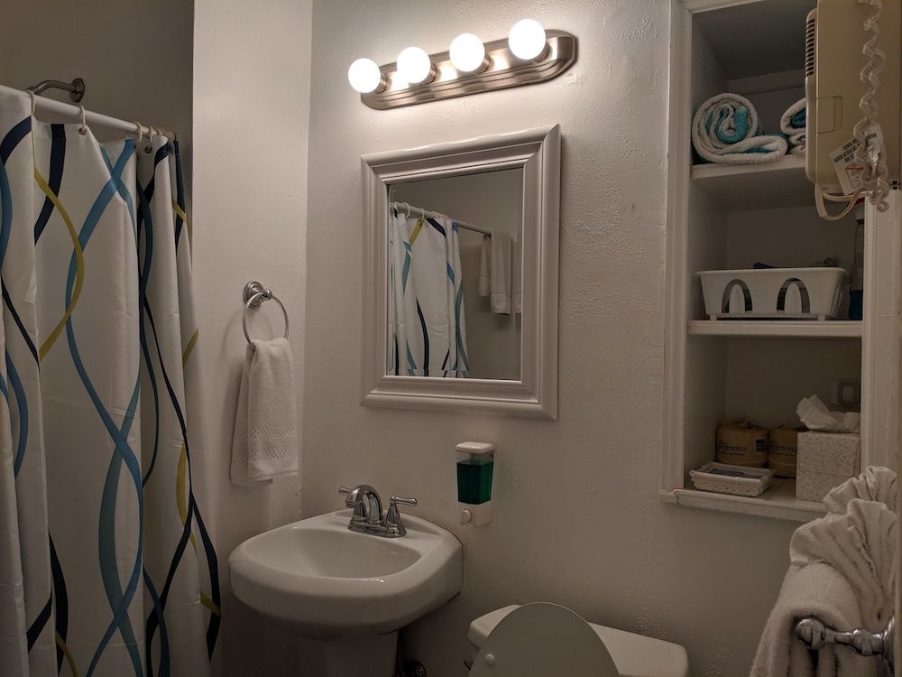 Suite Dreams Inn by the Beach - photo 11