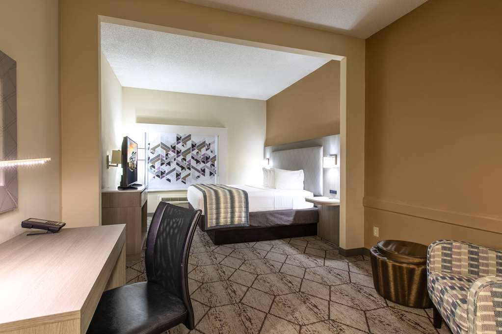 Wingate by Wyndham Charlotte Speedway Concord - photo 26