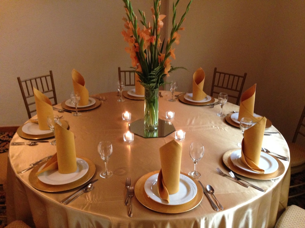 MCM Eleganté Hotel & Conference Center Beaumont - photo 28